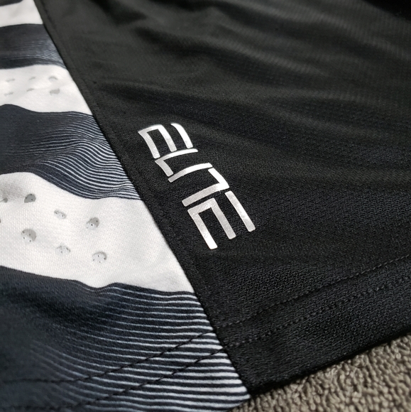 NIKE DRI-FIT BASKETBALL SHORTS - Picture 3 of 5